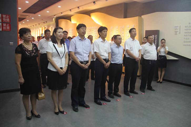 呼图壁县党政领导参观昌吉州反腐倡廉警示教育基地